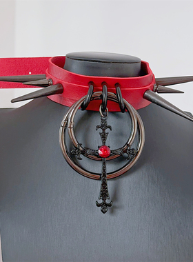 小众设计红色皮质铆钉项圈