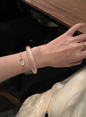 高冰玉髓玛瑙手镯女白月光石英岩