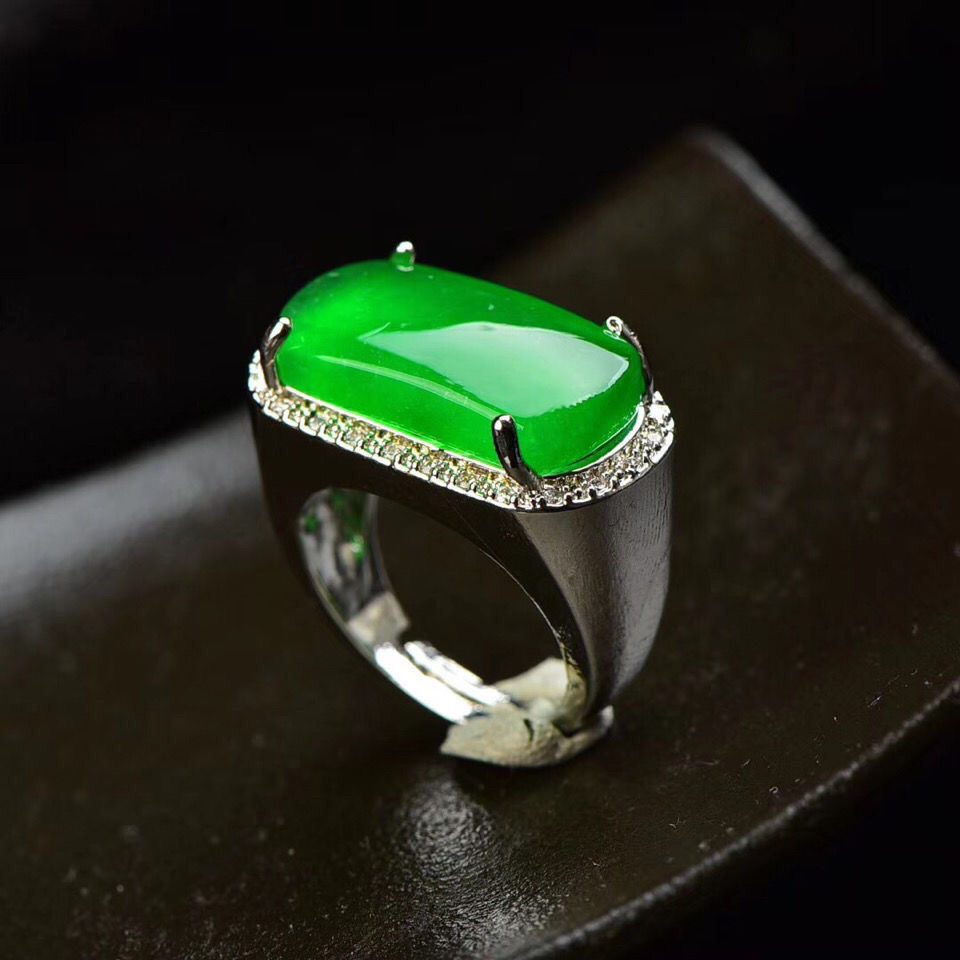 Jade ice sun green saddle live ring inlaid with Burmese jade ring thumb ring jade treatment
