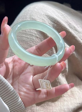 天然冰晴绿玉髓手镯日常通勤百搭