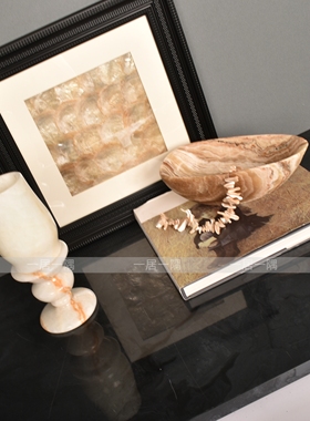 侘寂轻法样板间边柜装饰画