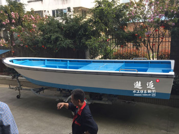 6m2 fiberglass speedboat yacht ເຮືອຫາປາທະເລເຮືອຫາປາເຮືອຫາປາສາມາດຕິດຕັ້ງດ້ວຍນ້ໍາມັນມໍເຕີ outboard ປະສິດທິພາບຄ່າໃຊ້ຈ່າຍສູງ