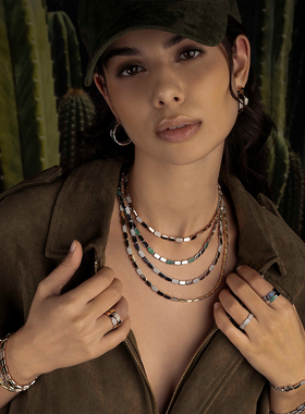 APM精致金色手链个性设计感