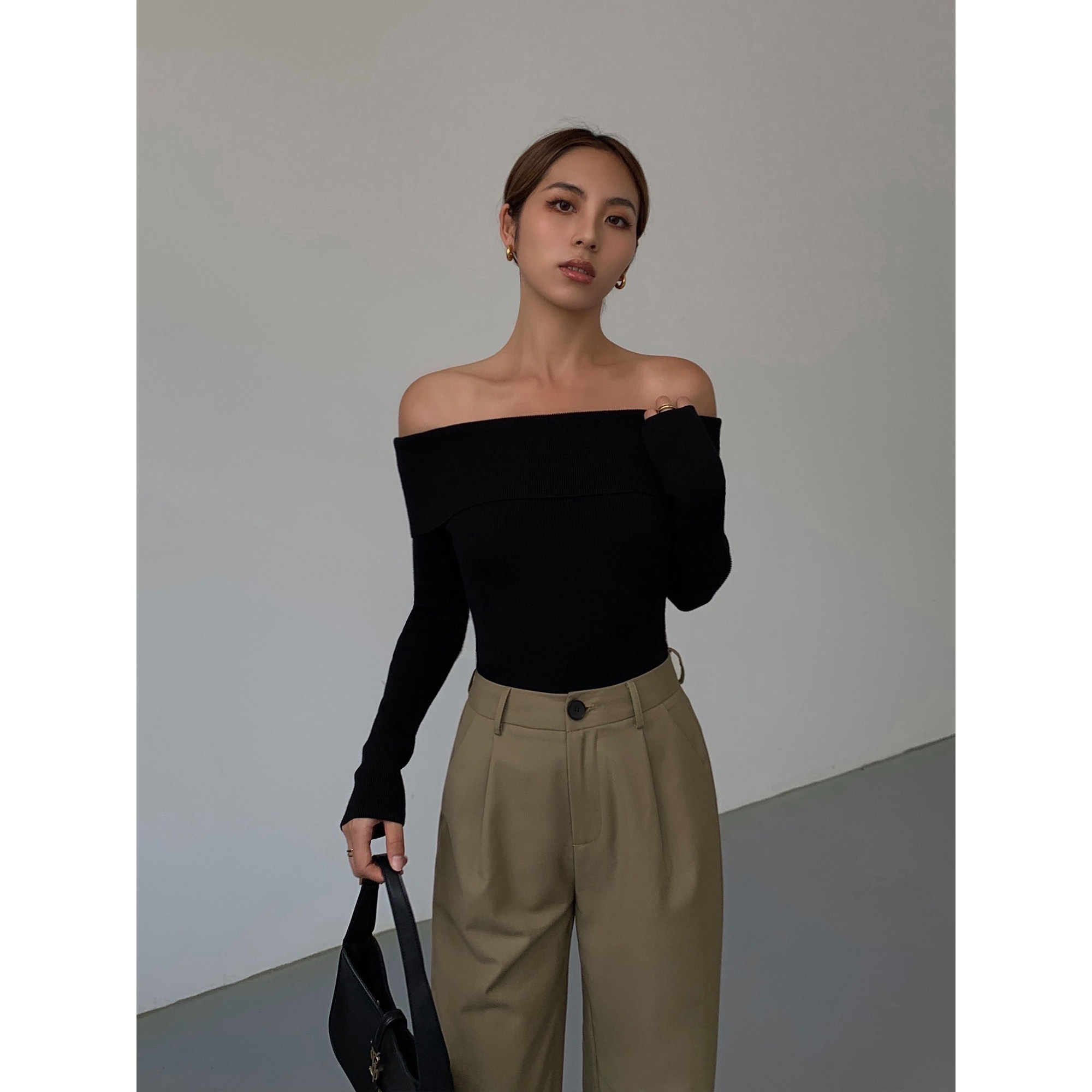 NEVA HU 优雅弧度 黑色一字肩针织衫女露肩长袖t恤修身气质上衣,淘宝优惠券,粉丝福利购,淘宝优惠卷