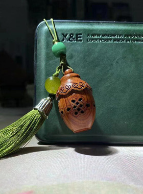 名贵红木雕刻镂空香囊挂