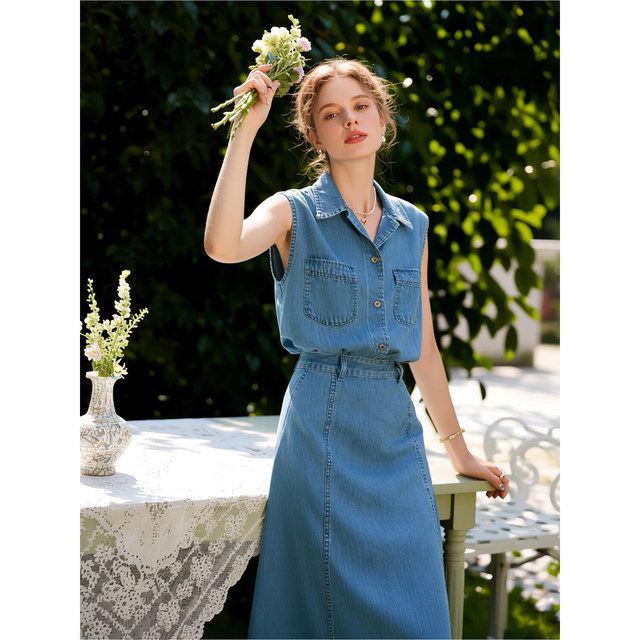 ຊຸດກະໂປງກະໂປງ denim sleeveless ສີຟ້າ lapel