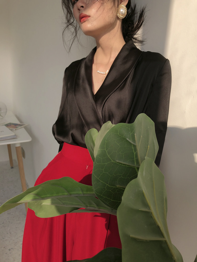 白色v领缎面设计感春秋高端衬衫 诞恩衬衫