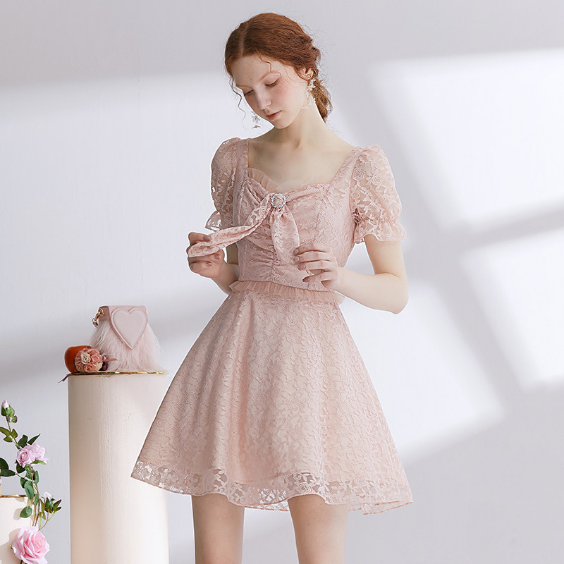 艾丽丝2022夏季新款粉色方领连衣裙 艾丽丝童话连衣裙