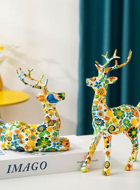 北欧水转印鹿摆件家居玄关书房办公室桌面酒柜树脂工艺品装饰