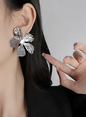 小众金属花朵流苏项链轻奢高级感