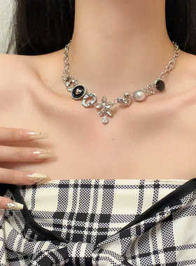 甜酷风小众设计y2k精致纽扣项链