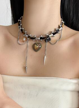 辣妹小众爱心吊坠缠绕金属锁骨链