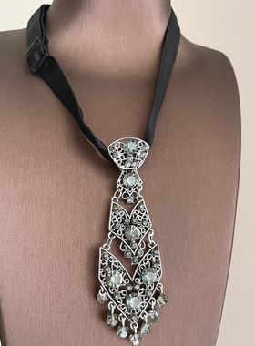 多种戴法~时尚百搭镶钻领带项链女创意小众高级感西装西服配饰潮