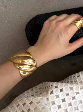 小众宽版斜纹开口手镯欧美夸张