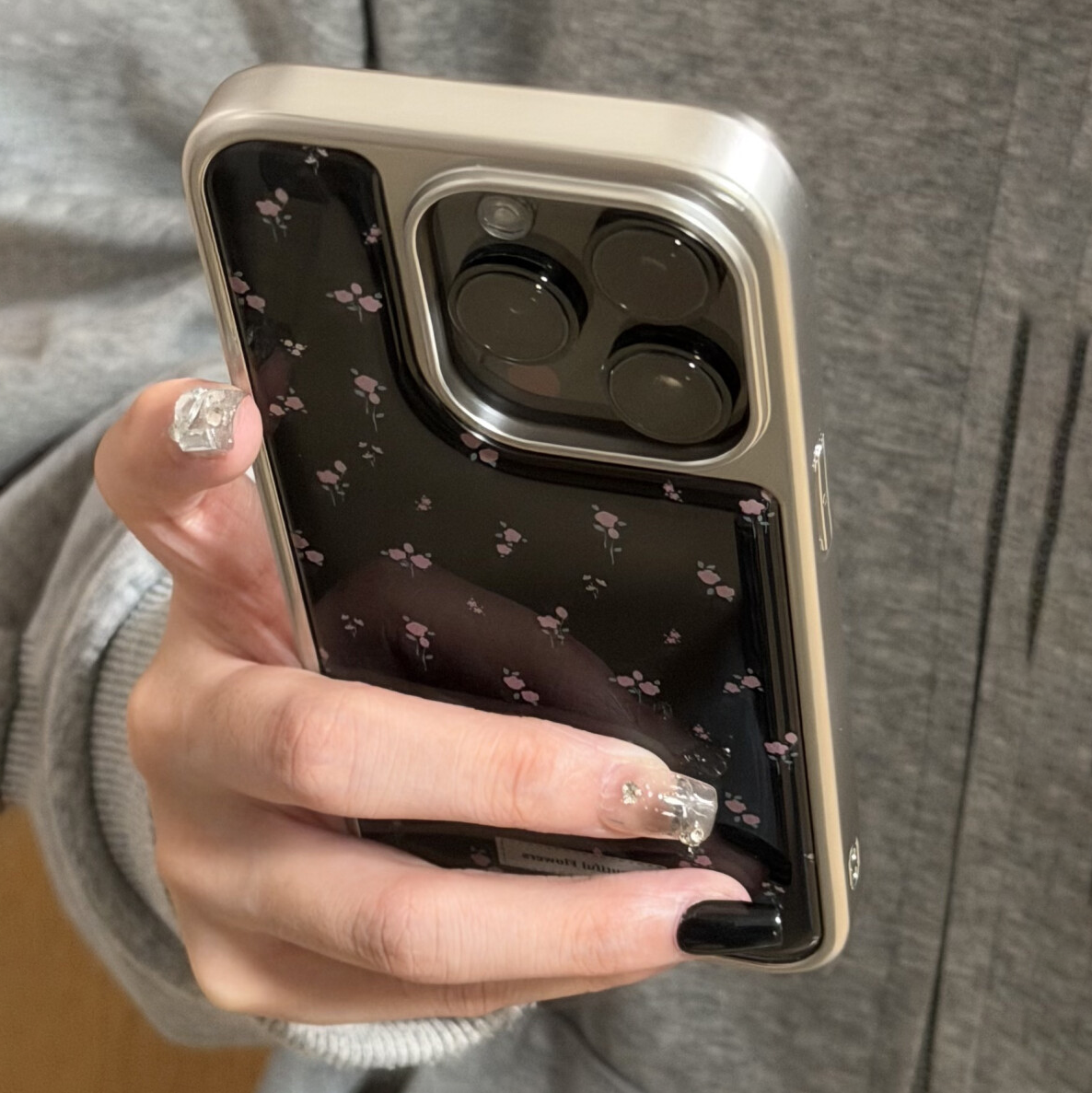 韩系ins风电镀滴胶小碎花适用iPhone17ProMax手机壳ins苹果16/15韩系小米15小众华为Mate70银边荣耀200保护套 - 图2