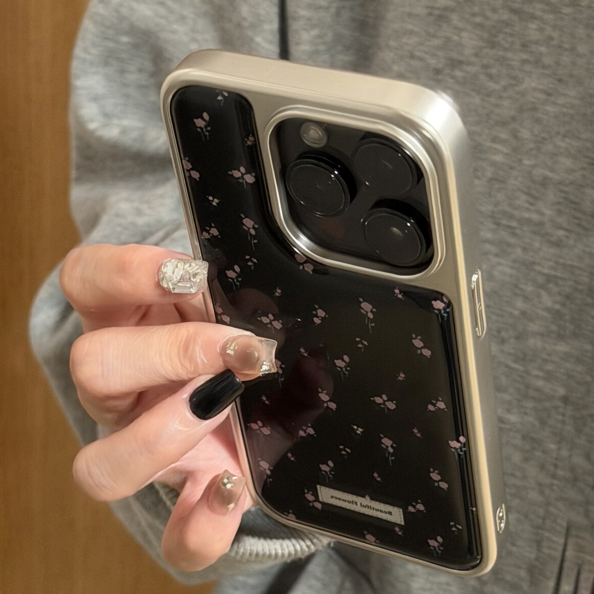 韩系ins风电镀滴胶小碎花适用iPhone17ProMax手机壳ins苹果16/15韩系小米15小众华为Mate70银边荣耀200保护套 - 图0