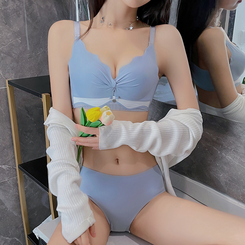 馨闻服饰旗舰店无痕内衣女小胸聚拢收副乳防下垂胸罩学生高中少女无钢圈乳胶文胸1