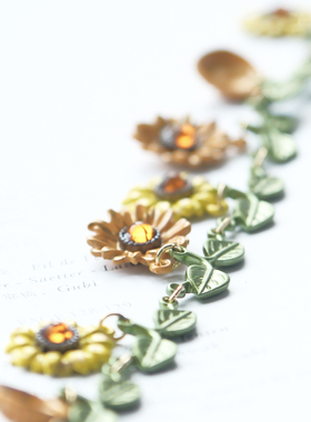 放飞云朵珐琅复古向日葵手链