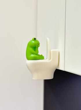 【厕所搭子】马桶青蛙摆件桌面可爱卫生间装饰品改造房间的小物件