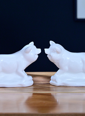 红色陶瓷小猪摆件可爱创意家居办公室装饰客厅补角瓷器生肖工艺品