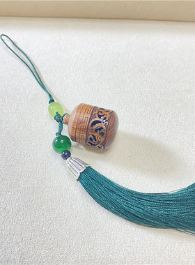 檀木镂空雕刻香囊吊坠手