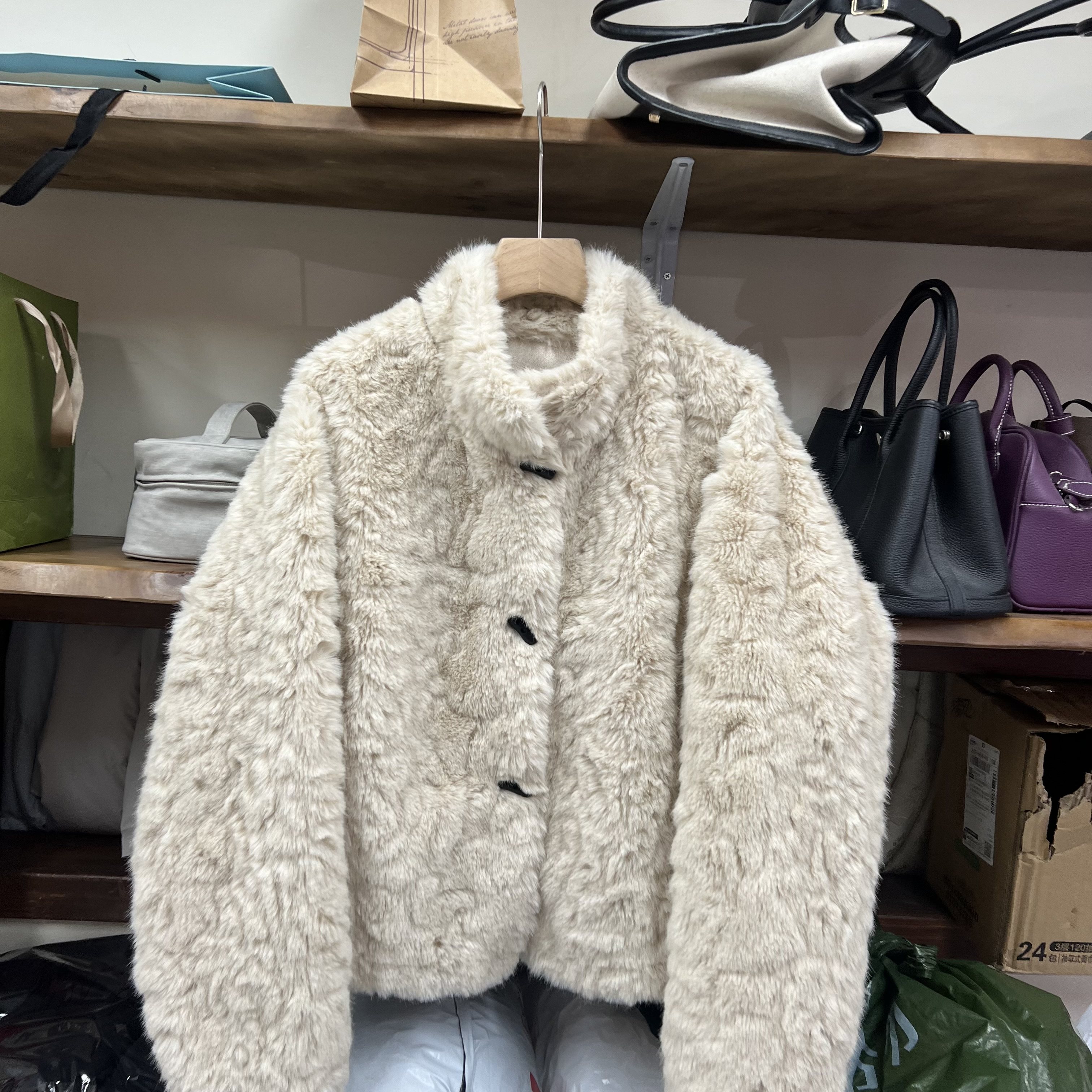 1971冬季新款韩系立领牛角扣仿水貂毛外套女小个子皮毛一体上衣潮,淘宝优惠券,粉丝福利购,淘宝优惠卷