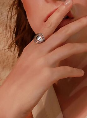 Skyrim Stainless Steel Women's Ring Simple Heart Butterfly M