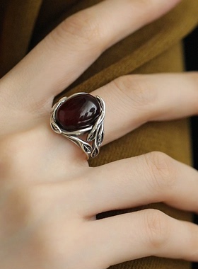 复古蛋面缠绕树枝戒指女新中式小众轻奢琥珀晴水玉开口可调节指环