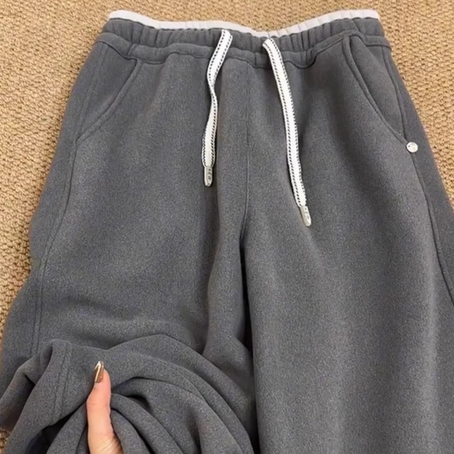 奥特莱斯~专柜大牌高级灰加绒加厚卫裤松弛感抗风保暖高腰阔腿裤,淘宝优惠券,粉丝福利购,淘宝优惠卷