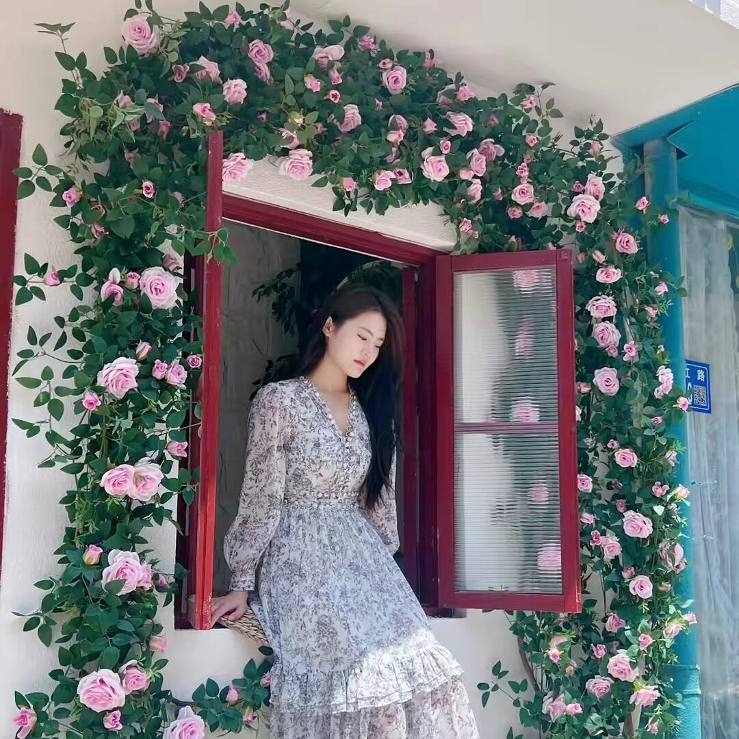 假花仿真花藤条藤蔓仿真玫瑰瀑布花墙背景墙栅栏布置装饰打卡拍照