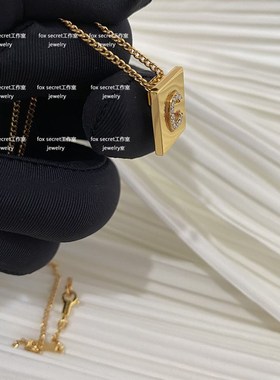 方块满钻字母吊坠项链黄铜镀真金英文方形牌带钻锁骨链颈链女