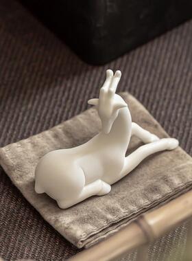 晟初陶瓷迷你小鹿摆件小号创意动物室内微景观盆景花艺装饰品配件