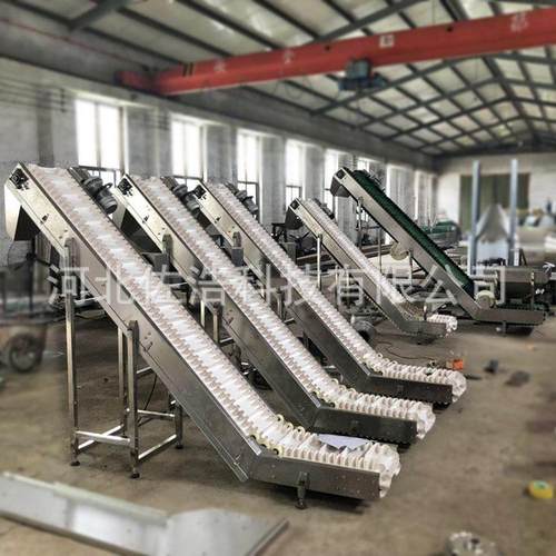 猫砂狗粮爬坡输送机密封式皮带提升机生物质颗粒裙边挡板输送机 - 图0