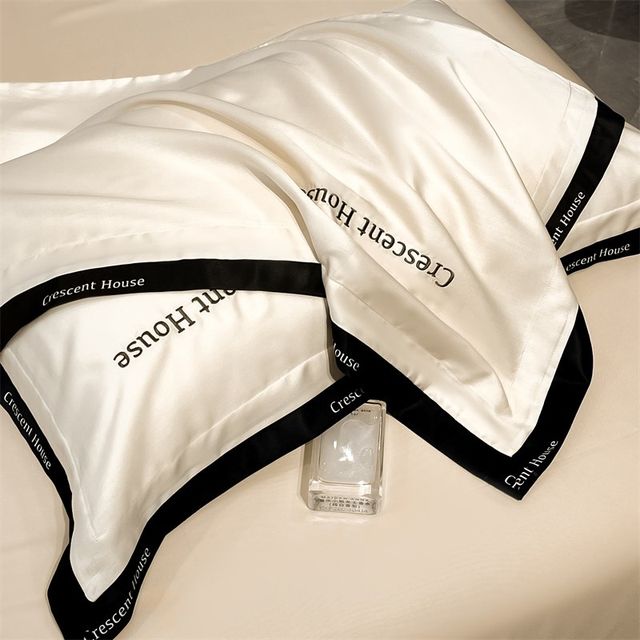 Light luxury washing silk four-piece set summer ice silk embroidered quilt cover silk I slip naked sleeping bed cover simple bed sheet summer