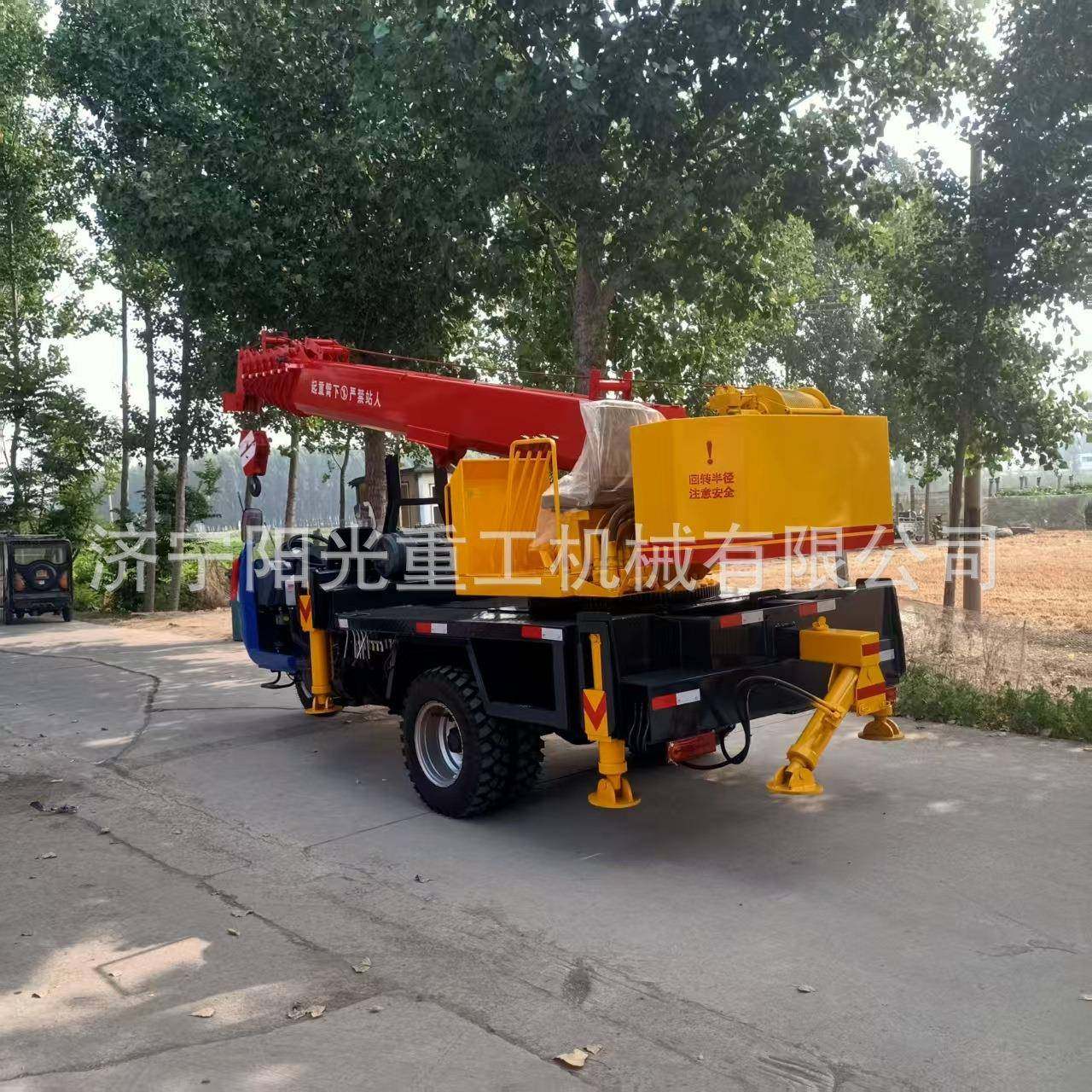 农村盖房5吨6吨三轮吊车建筑工程小型三马子吊农用三轮车吊机,淘宝优惠券,粉丝福利购,淘宝优惠卷