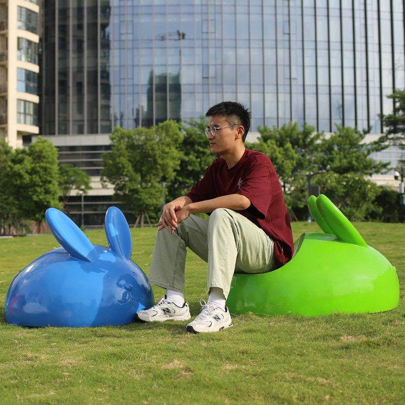 玻璃钢兔子坐凳户外卡通动物休闲座椅幼儿园装饰摆件小区草坪模型,淘宝优惠券,粉丝福利购,淘宝优惠卷