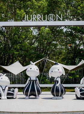 卡通兔子玻璃钢雕塑户外房地产小区幼儿园商场网红店门口装饰摆件