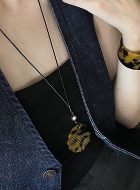 醋酸皮绳豹纹梳子项链长款链开口吊坠手镯秋季高级感小众设计配饰