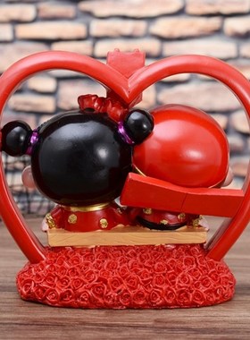 结婚礼物卧室创意摆件实用高档送C新人闺蜜饰品新婚公仔房间装饰