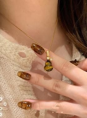 超惊艳精致彷虎眼石葫芦吊坠项炼女2025新款轻奢高级感锁骨炼配饰