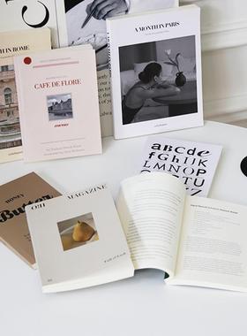 在英文书杂志软皮革人造书摆件简单的书房样板房桌面软装饰拍摄道