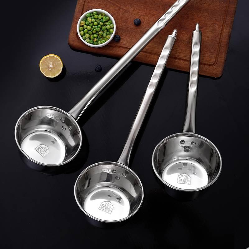 不锈钢长柄水瓢耐高温水勺商用带挂钩铆钉款防滑手柄加厚加长汤勺 - 图0