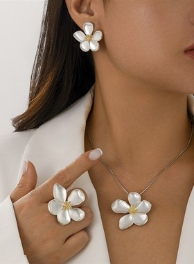 卷边五叶花蕊蛇骨链耳饰戒指项链套装时尚小众设计写真拍照配饰品