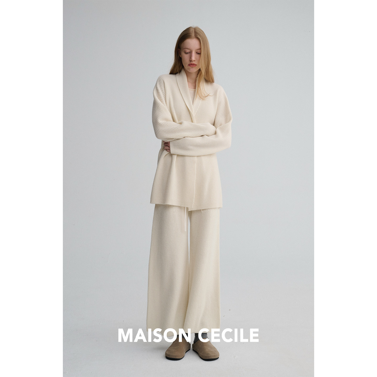 MAISON CECILE 羊绒羊毛奶白软糯慵懒松弛感简约翻领廓形针织开衫 - 图0