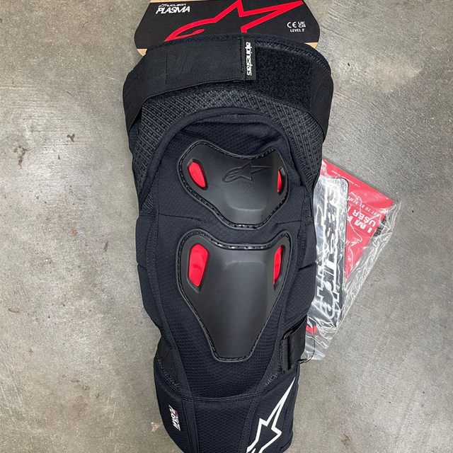 A star off-road motorcycle riding knee pads and elbow pads