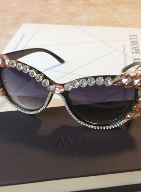 猫眼太阳镜女个性潮圆脸明星同款带钻夸张走秀款舞台道具服装配饰