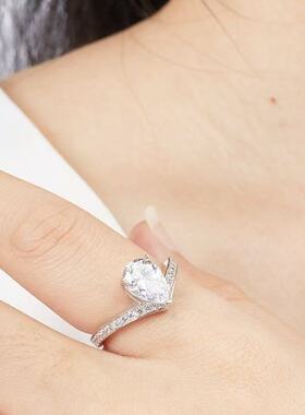 新款S925银梨形冠冕戒指2克拉高碳主钻女士水滴皇冠指环