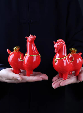 马上有钱摆件新中式招财马红色客厅博古架酒柜家居装饰陶瓷工艺品