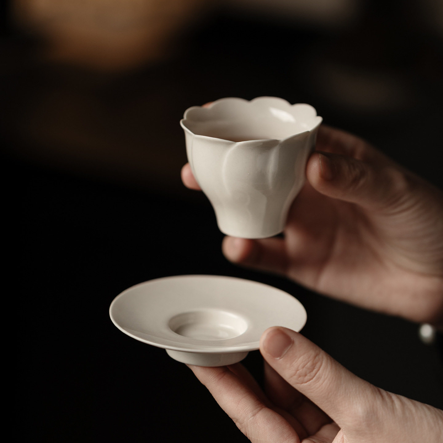 草木灰纯色釉陶瓷花瓣茶杯带杯垫家用简约品茗杯客杯功夫茶具,淘宝优惠券,粉丝福利购,淘宝优惠卷