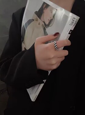 气质女款格子戒不褪色显高级